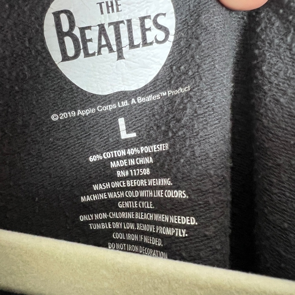 Apple Corps. LTD The Beatles Abbey Road Women's Cropped Gray Sweatshirt Size L - Picture 7 of 7